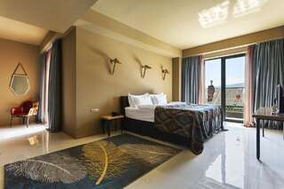 Отель Brim Hotel Тбилиси Трехместный номер с балконом-4